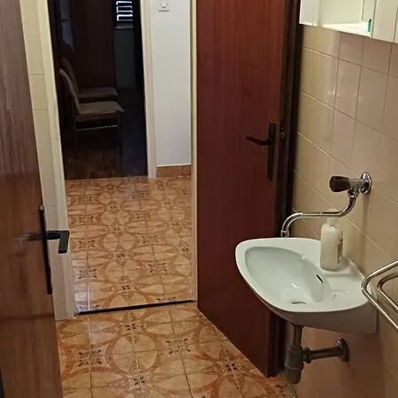 Malac Apartment Baselovici